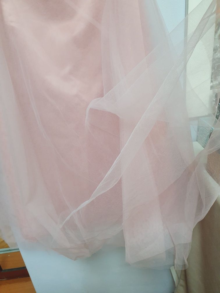 Парти рокля Карри Бретшоу .. Dessy Collection.р40 М..от 350лв.