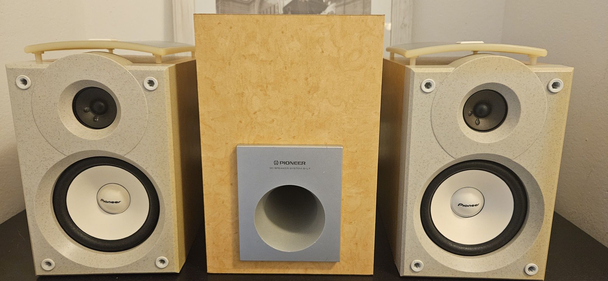Суббуфер Pioneer тонколони