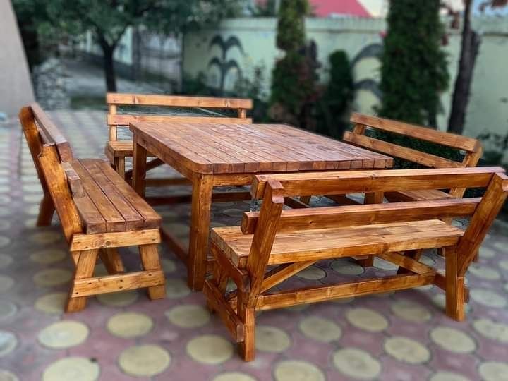 Masă și bănci lemn masiv