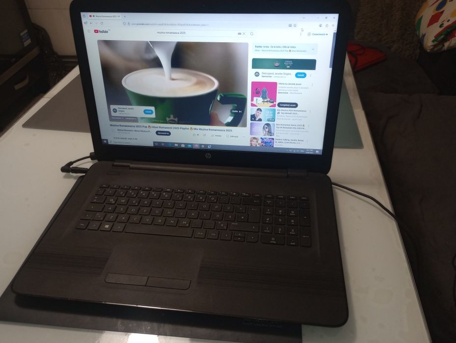 HP 17, 8 gb ram, 1.000 GB, AMD A8, baterie ok, video dedicat 1gb"