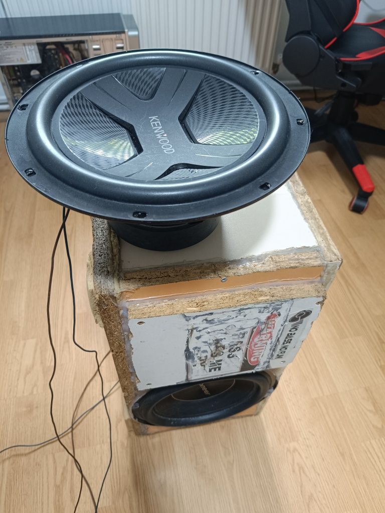 Vând 2 subwoofere pioneer și Kenwood 10 inch