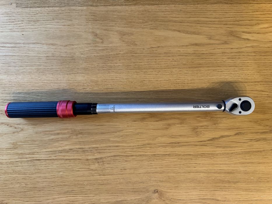 Динамометричен ключ 1/2" 40-220 Nm