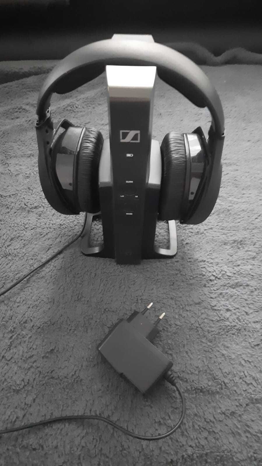 Sennheiser RS 175 Sistem audio wireless cu cască HDR 175 + stație