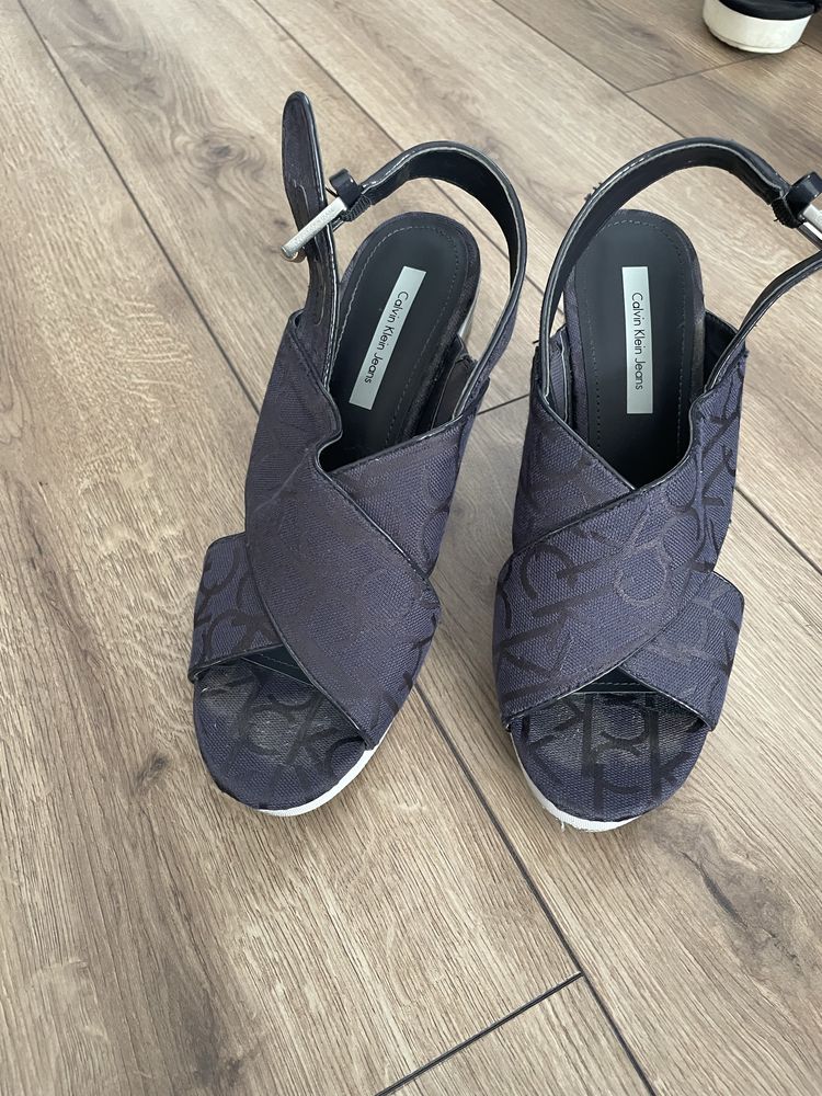 Сандали Calvin Klein, Steve Madden и др. 39 ноемр