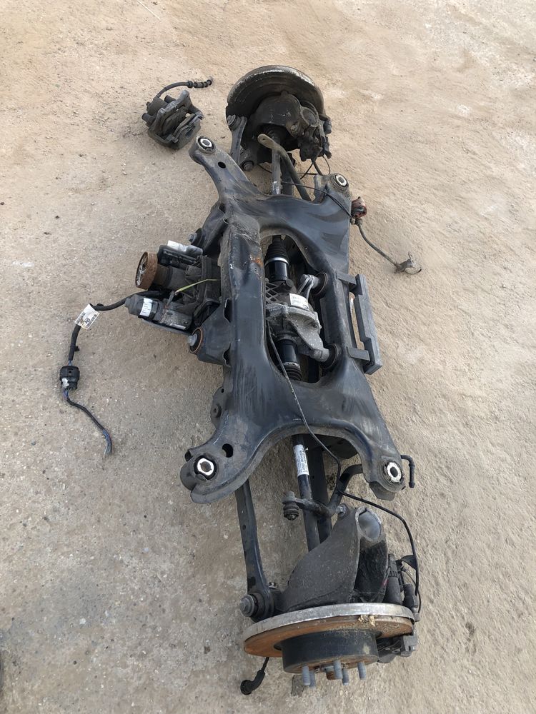 Punte spate range rover evoque. Grup spate, brat,fuzeta,amortizor