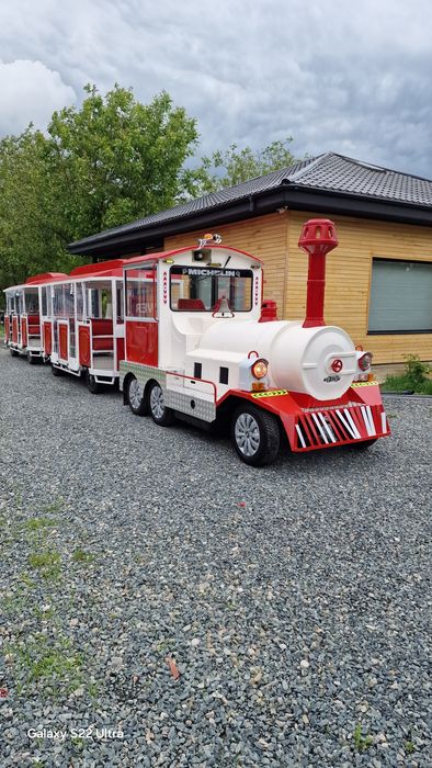 Trenulet numai locomotiva agrement inchiriez /vand 4 bucati stoc benzi