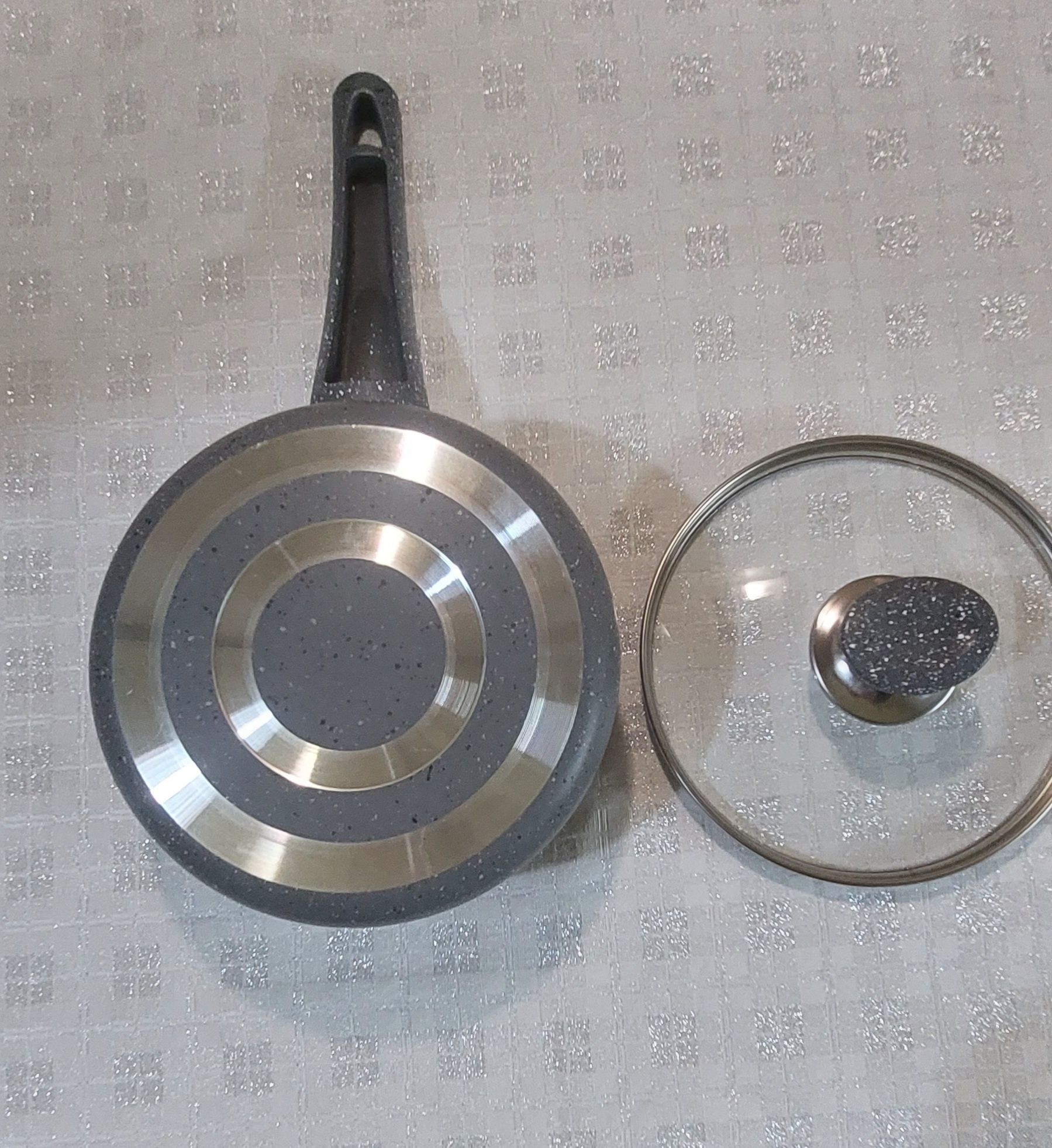 Нова Касерола с капак, 19mm, незалепващо покритие "Rosberg"