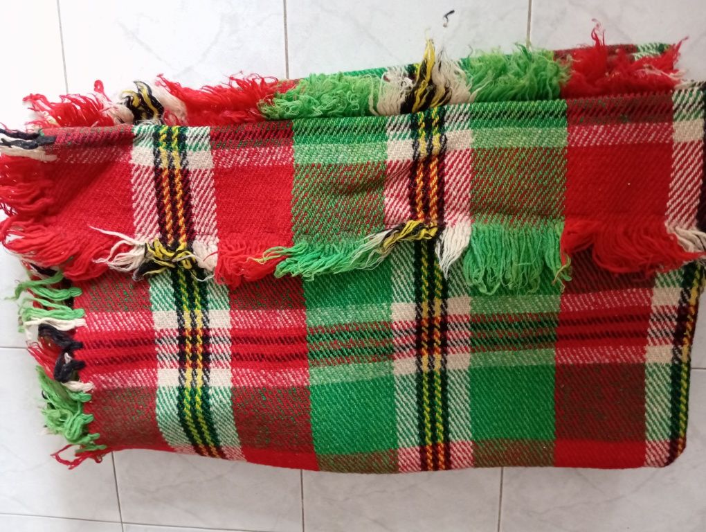 Вълнени родопски одеяла
