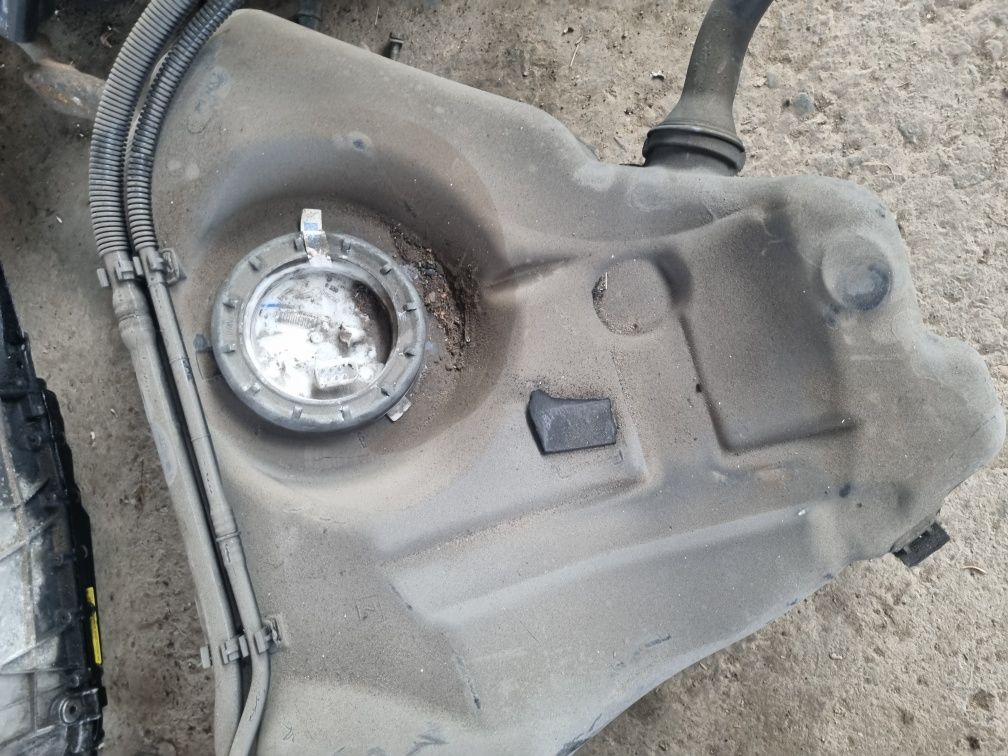 Резервоар бмв е60 bmw e60 e61 за гориво