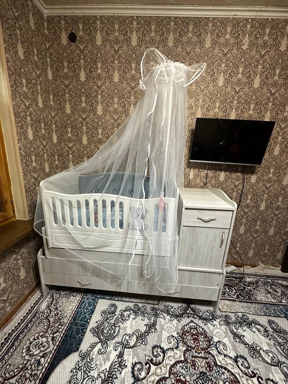 Детская кровать,почти новая