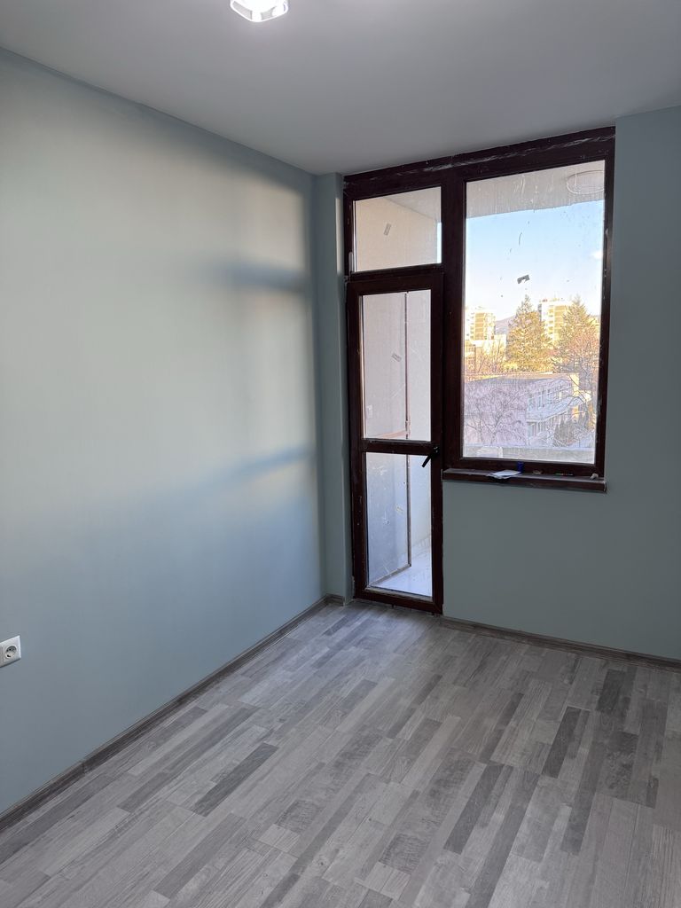 Продава се Тристаен апартамент в Казанлък - 100 кв.м за 1199 €/кв.м - Снимка #6