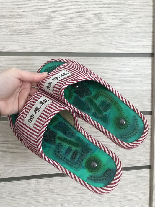 Продам тапочки массажные