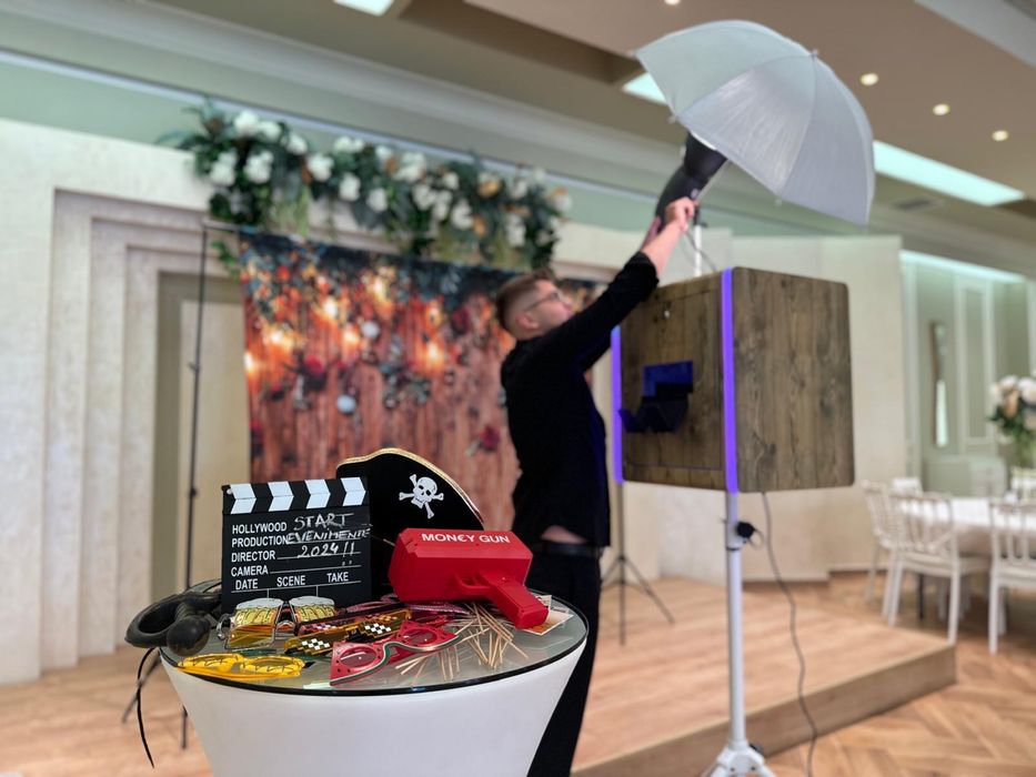 Cabina foto, Fum Greu, Baloane Explozive