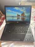 Laptop de vânzare cu masa