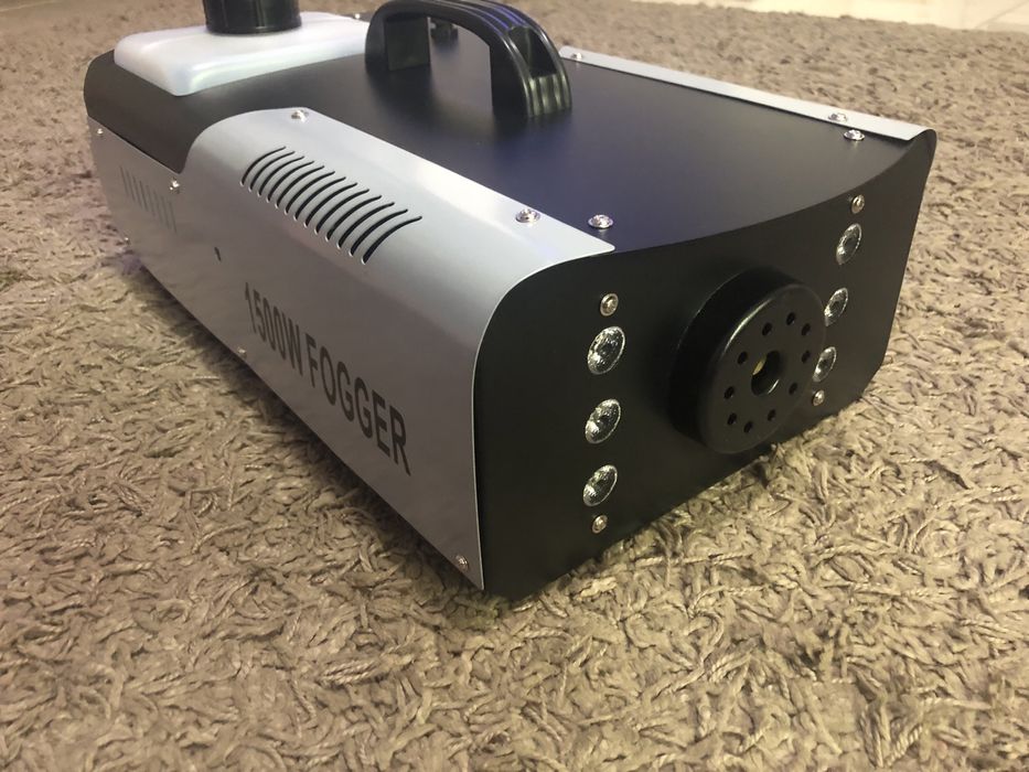 Masina de fum de 1500w cu leduri