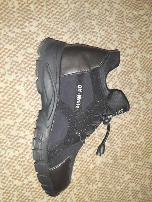 Продам женские ботинки осень