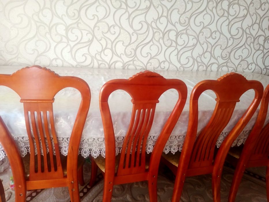 Стол и 6 стулья бирге сатылады