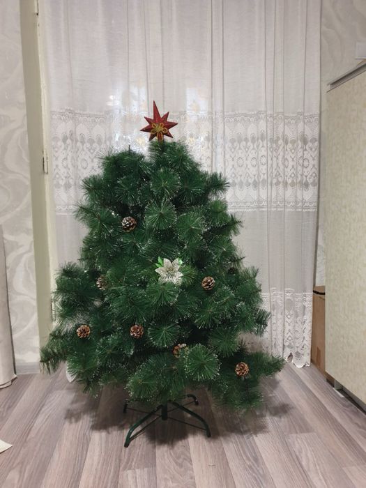 Продаеться шикарная новогодняя Ёлка!