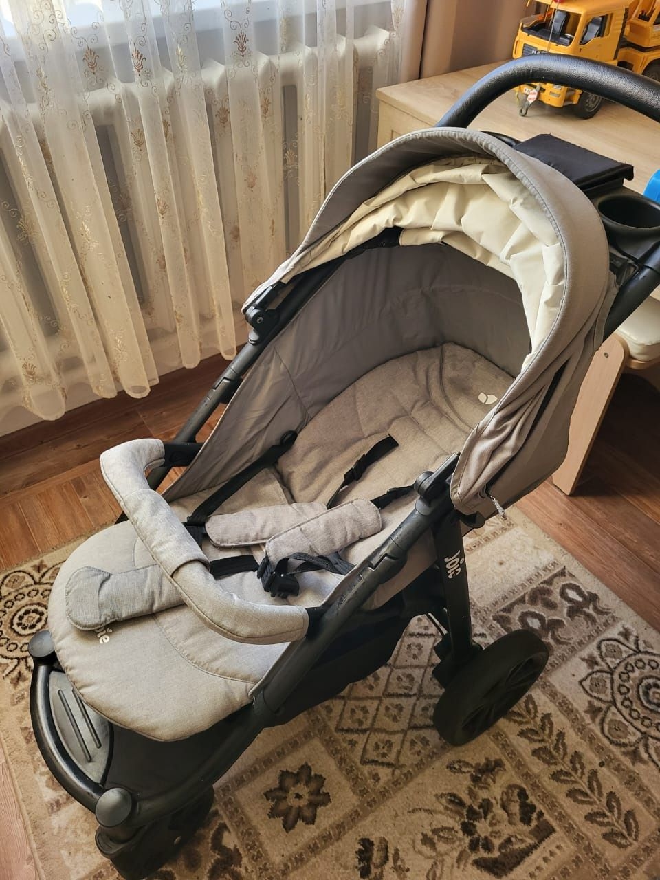 Продам детскую коляску