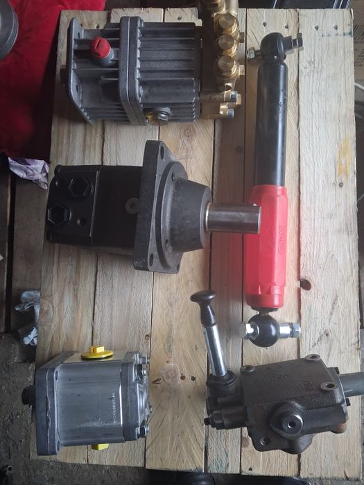 Pompe hidraulice de tractor