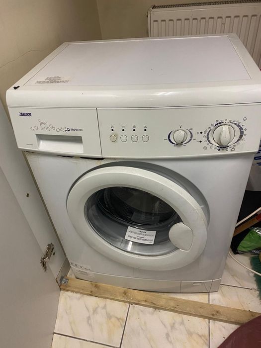 Vând: Aragaz, Frigider-Artic , Mașină-spălat rufe, cuptor-microunde