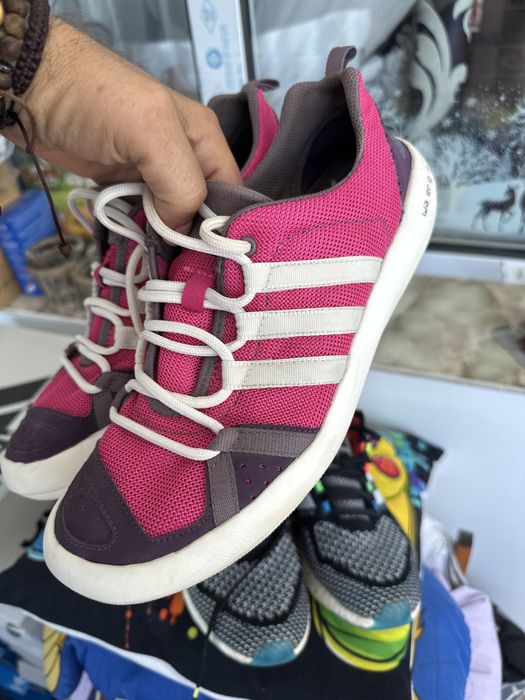 Adidasi water grip