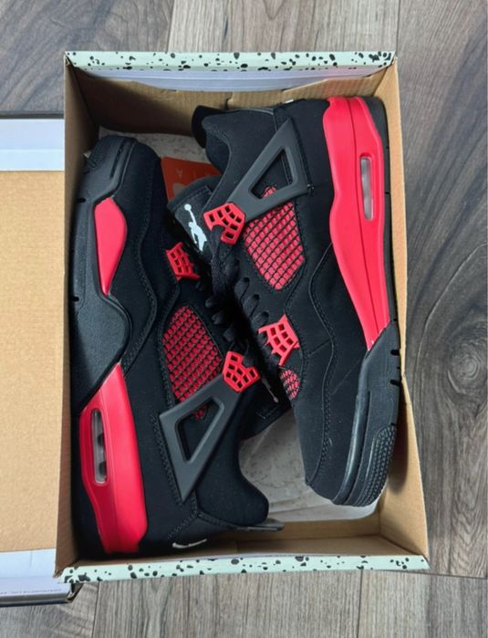 Air Jordan 4 Red • Size 41 • 450 lei