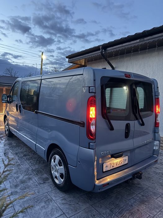 Vand Opel Vivaro 2.0 CDTI /115 cp / 6 locuri / Webasto