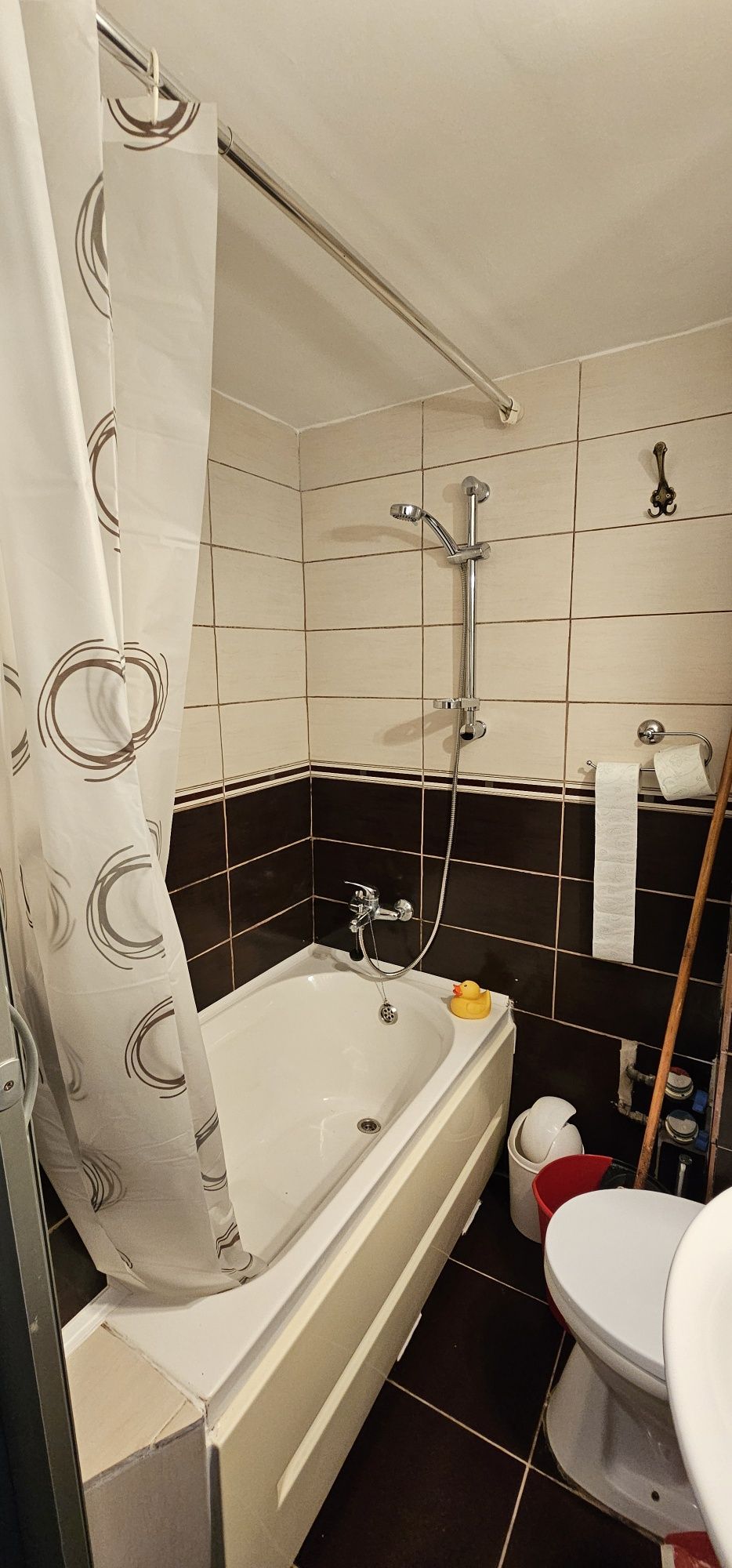 Închiriez apartament 2 camere Zona Intim