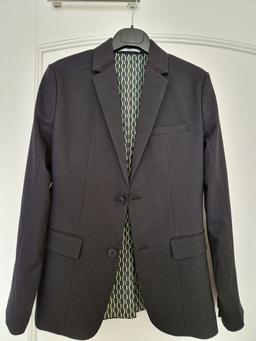 Sacou Hugo Boss marimea  XS/S pt barbatii