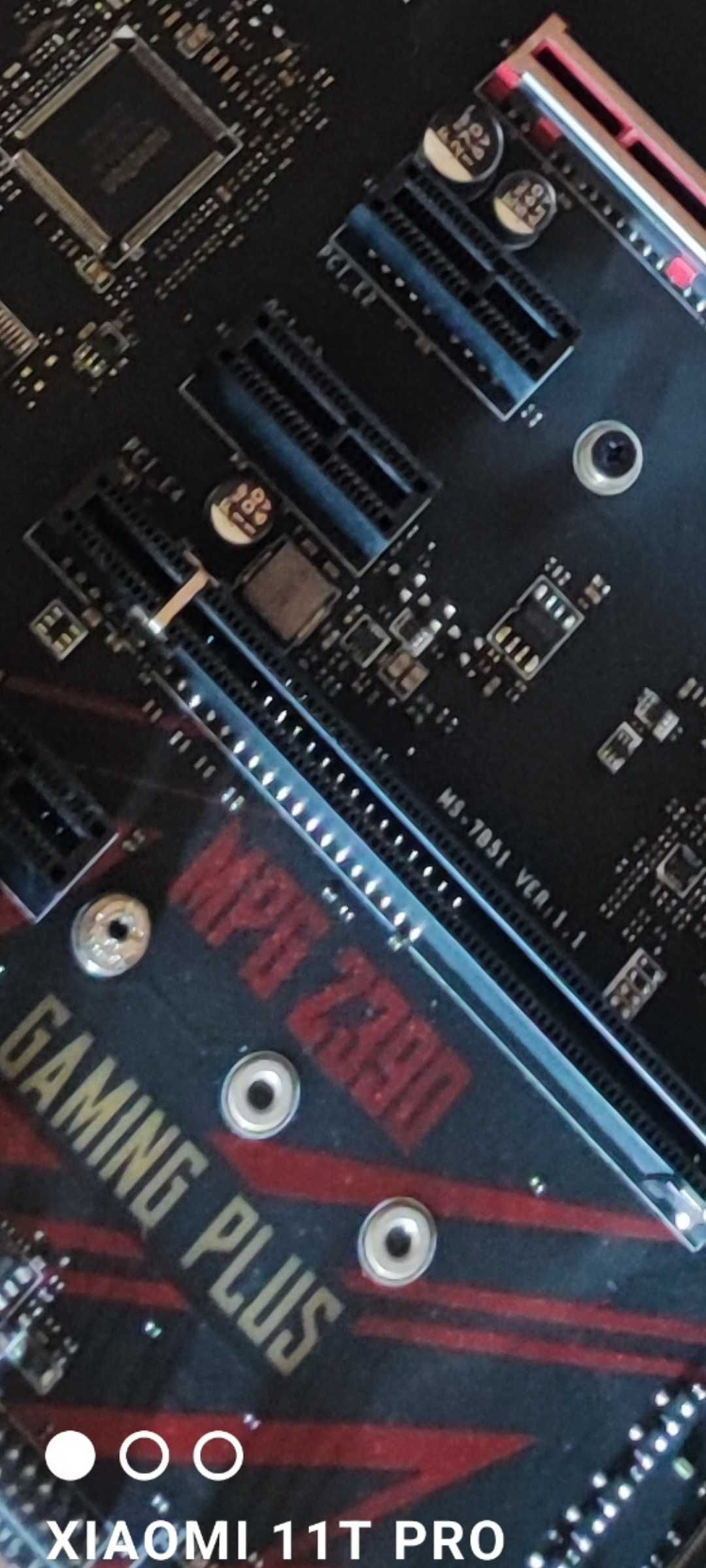 Продам системный корпус! На z390 msi чипсете, intel 8700k 4.70GHz,DDR4