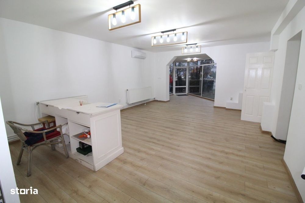 Vând spațiu comercial în Hunedoara, Central-Union, 52,5mp