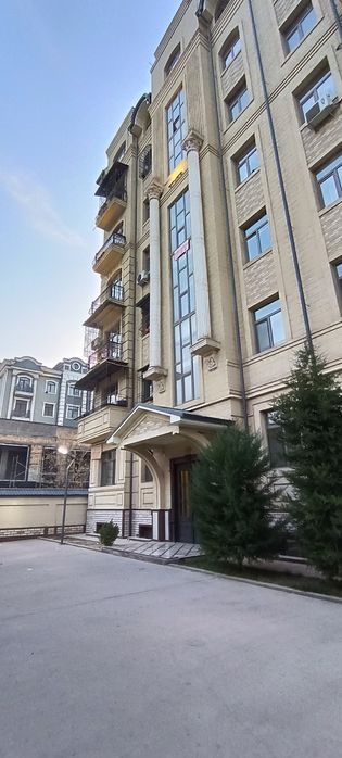 Kvartira sotiladi 72 kv