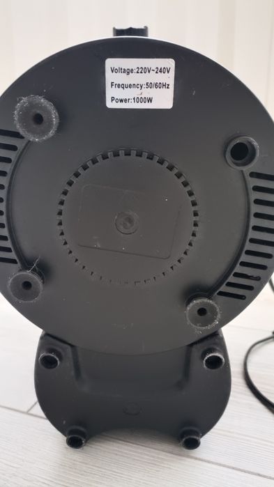 Продае́ться соковыжималка ПIKAI.