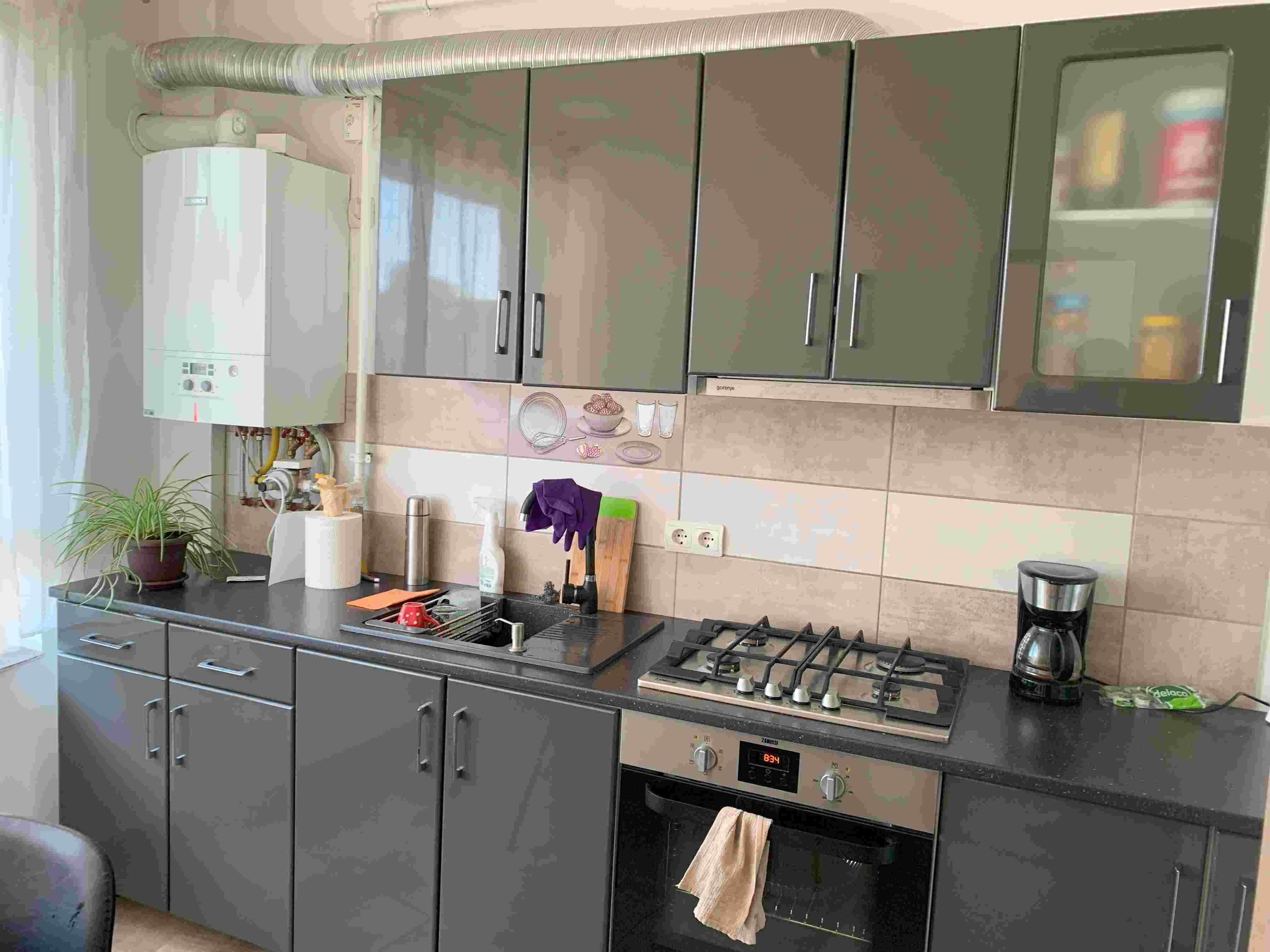 Proprietar inchiriez apartament,parcare,profi str Portelanului
