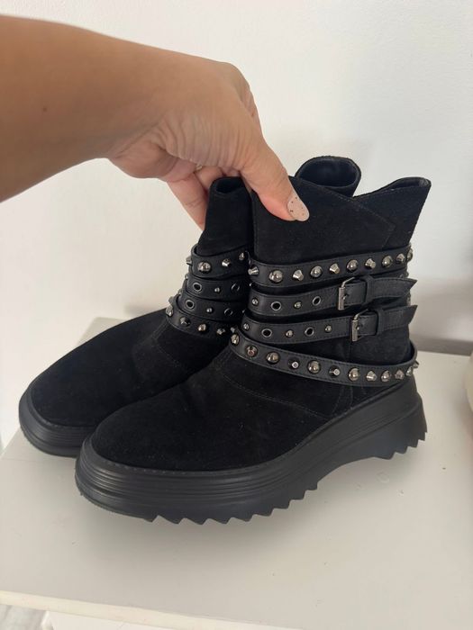 Ghete musette impecabile