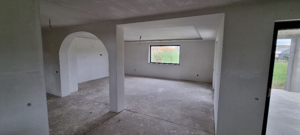 Casă nouă + teren 1.300 mp ,în comuna Pârteștii de Jos, jud. Suceava