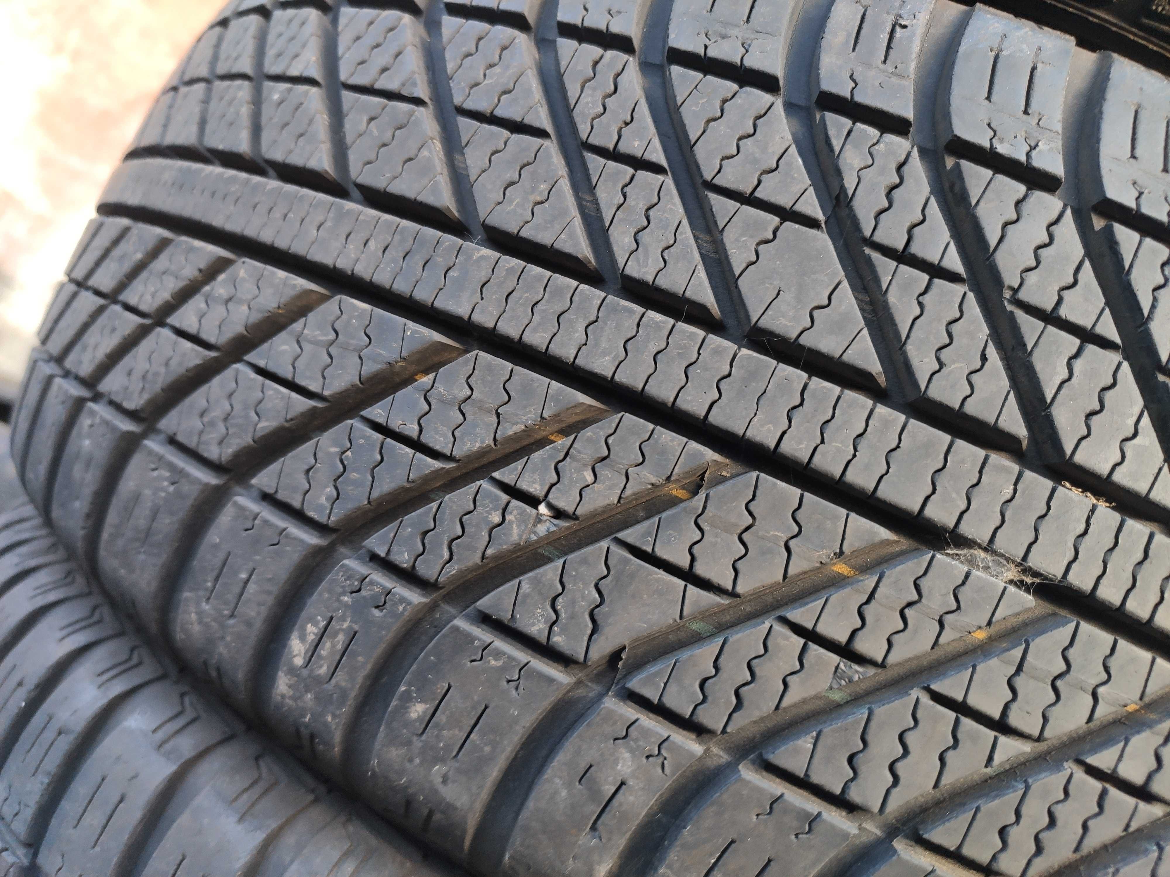4бр Всесезонни гуми 205 55 16 - Goodyear