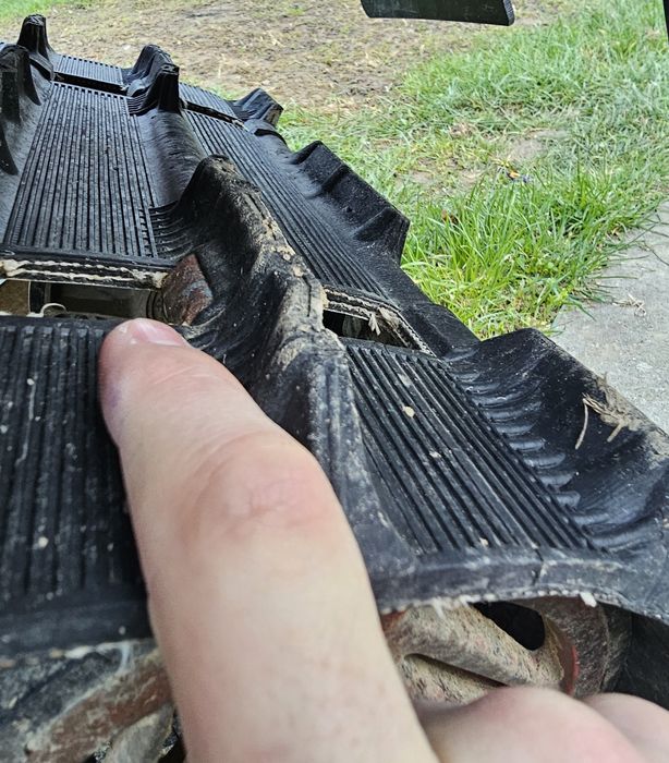 Vând snowmobil bombardier 2t