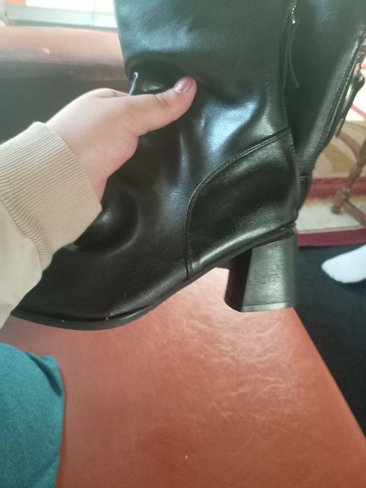 Cizme negre cu toc