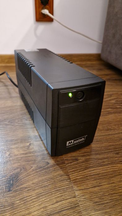 Unitate UPS, 360W, acumulator nou