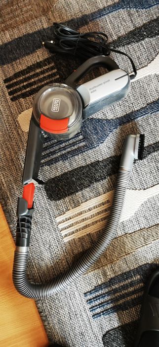 Vând aspirator auto