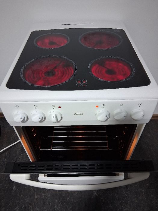 Стъклокерамична Готварска Печка Амика