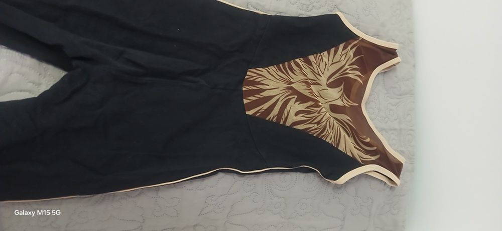 Продам спортивные вещи для художественной гимнастики или танцец