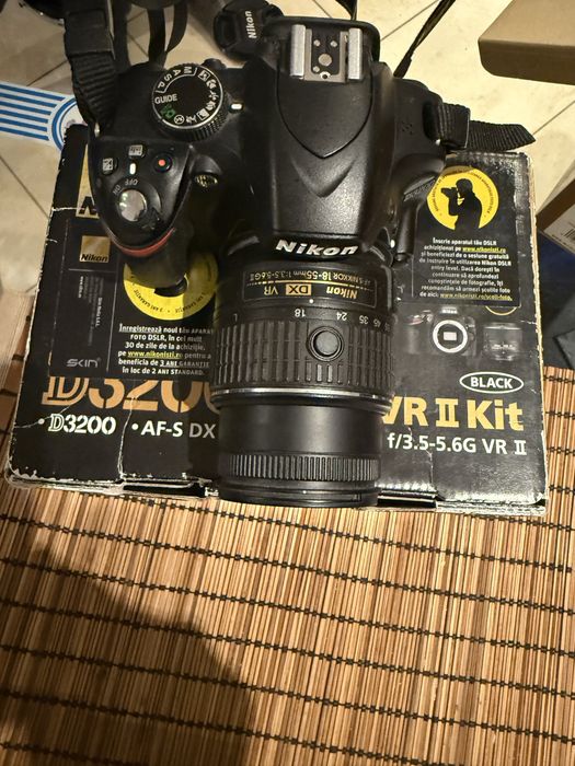 Nikon d3200 utilizat f putin < 2000 cadre +obiectiv 18 55  in cutie