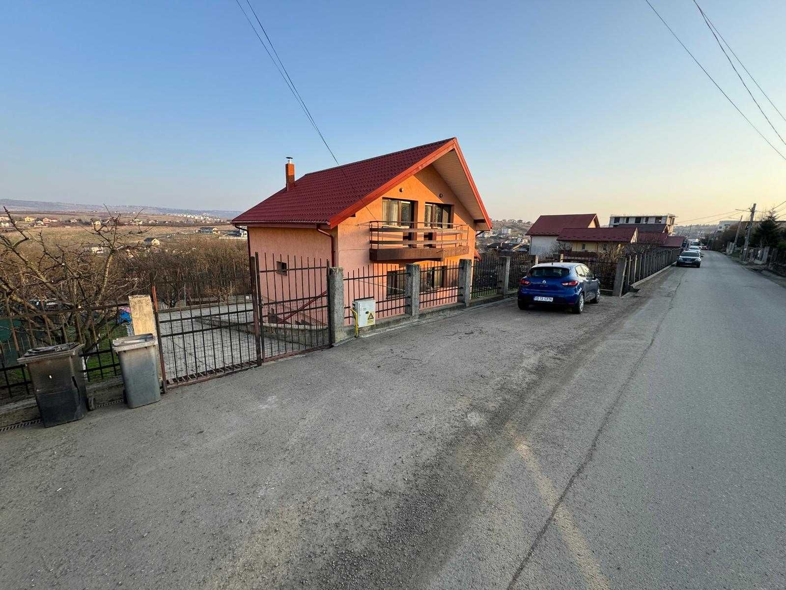 Hlincea, str.Mănăstirii, CIUREA, Iași-1.700 mp teren și Vilă (D+P+M)