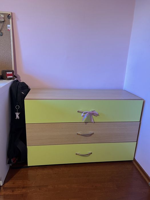vand comoda 3 sertare verde urgent