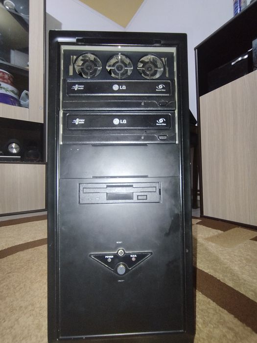 Pc Retro gaming Px9600 Amd Phenom 2 ,6 gb ram