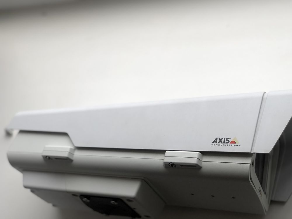 Уличная IP видеокамера Axis P1346 в гермокожухе (б/у)
