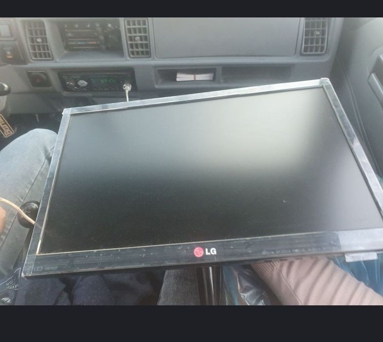 19 LG Manitor Sotiladi